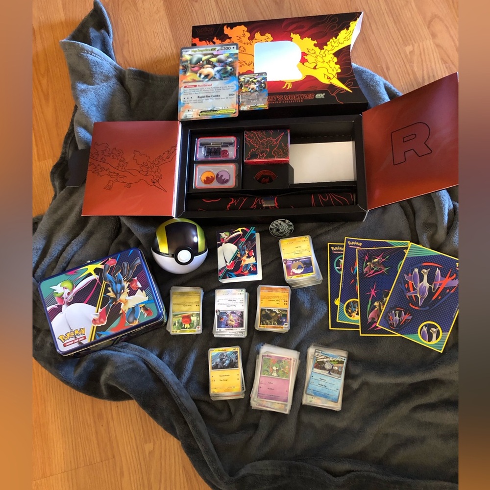 Pokemon Collector's Trading Card Set